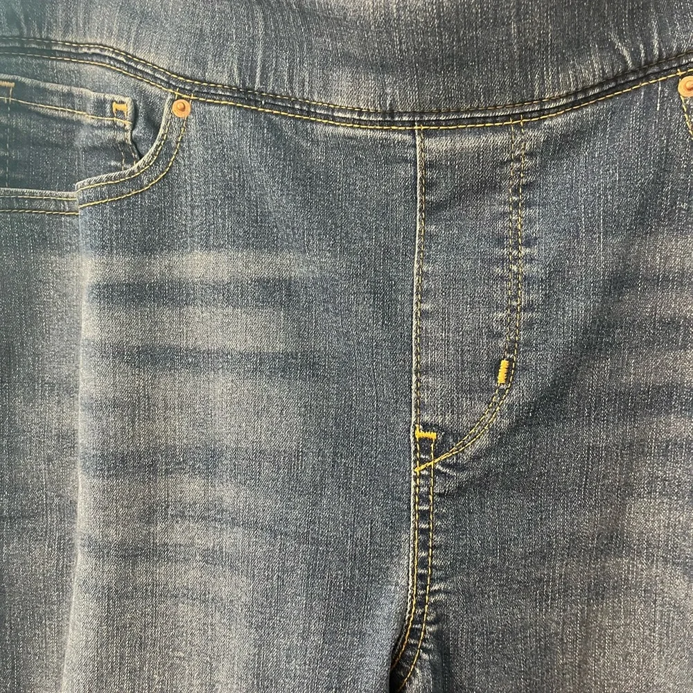 Womens Levi's Blue Boot Cut Jeans Classic Style - Picture 3 of 8